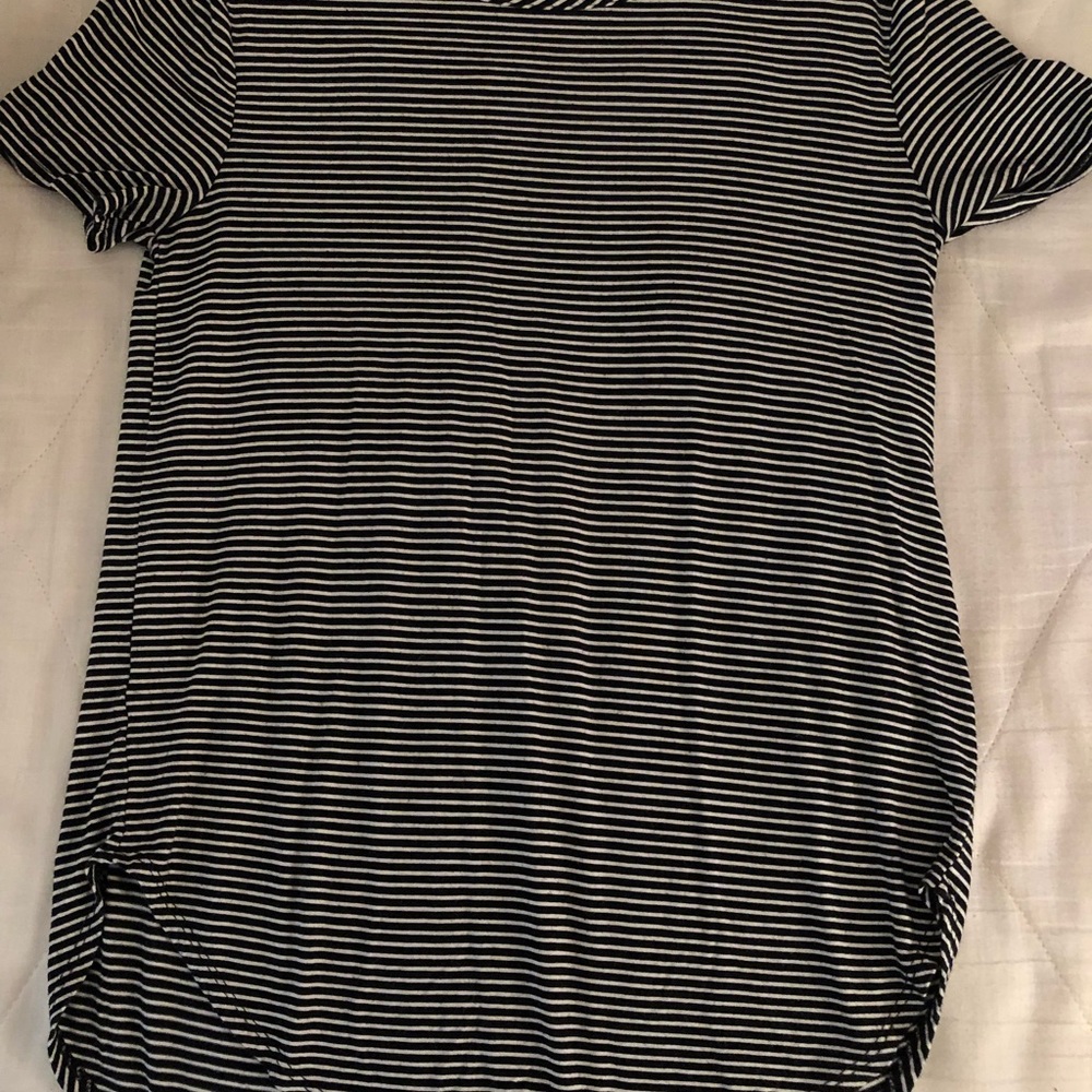 t-shirt - Picture 2 of 3